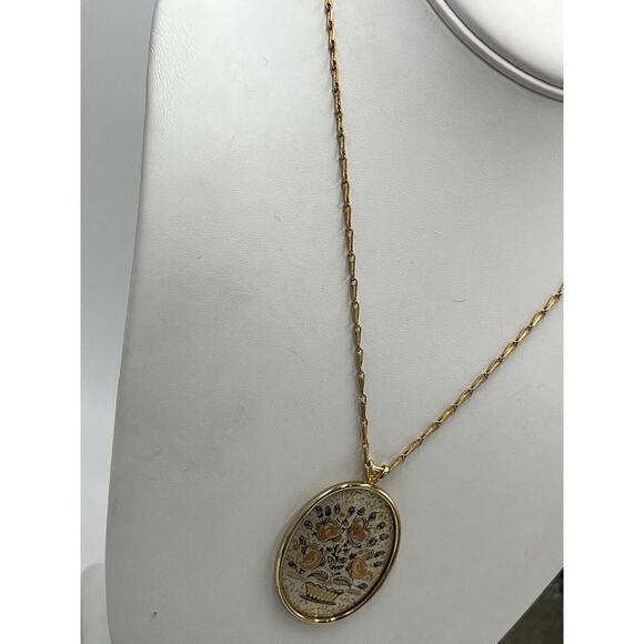 Reed & Barton Damascene Orange flowers Oval Pendant Gold Tone Necklace - Picture 2 of 13